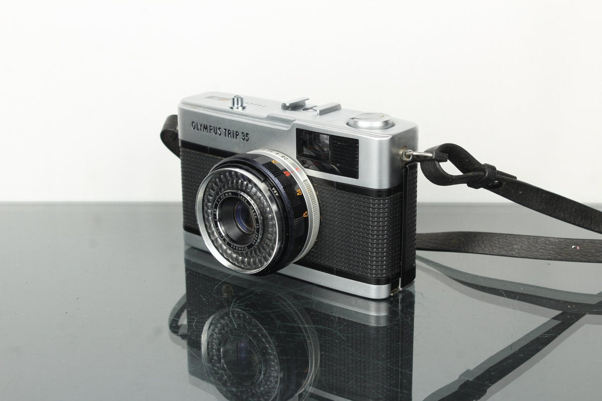 Olympus Trip 35 - Dutch|Thrift