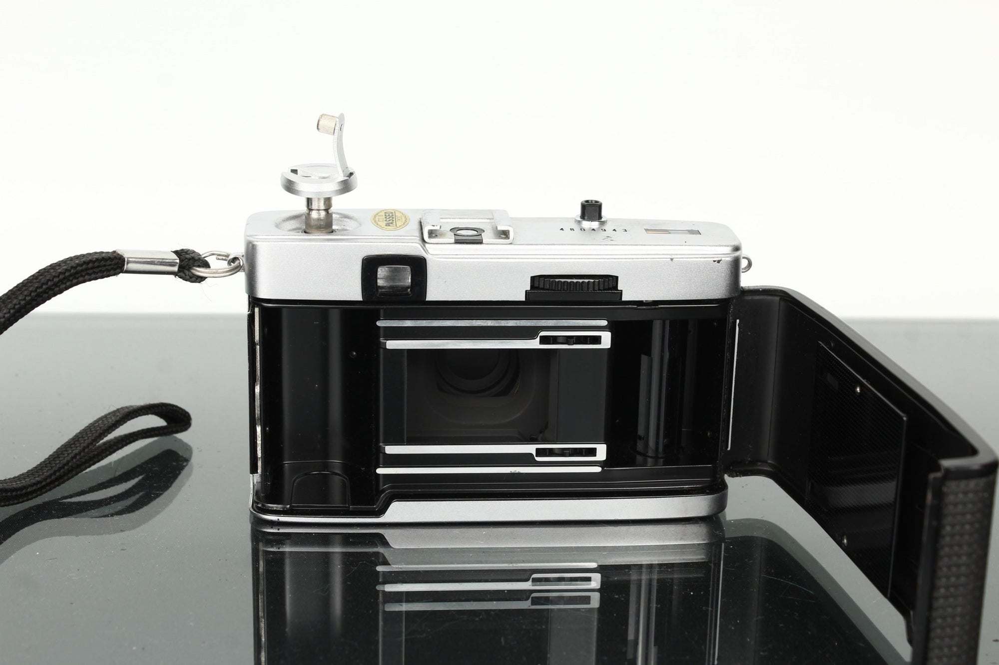 Olympus Trip 35 - Dutch|Thrift