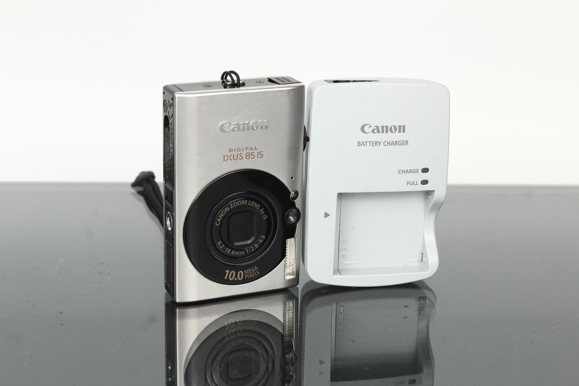 Olympus Trip 35 - Dutch|Thrift