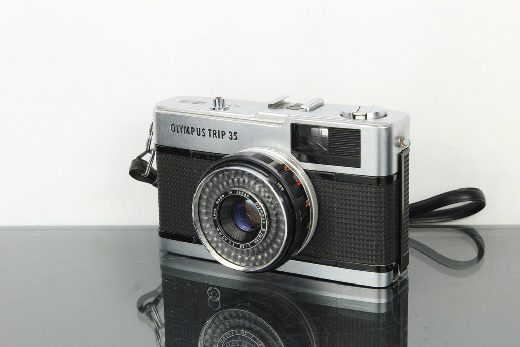 Olympus Trip 35 - Dutch|Thrift
