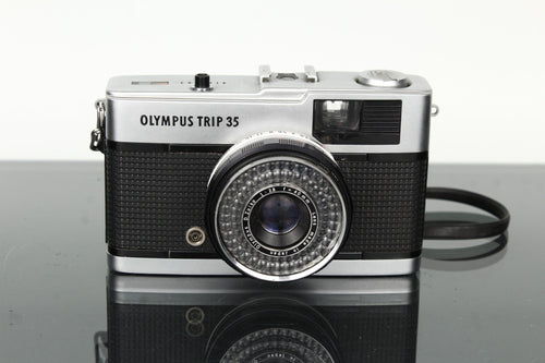 Olympus Trip 35 - Dutch|Thrift