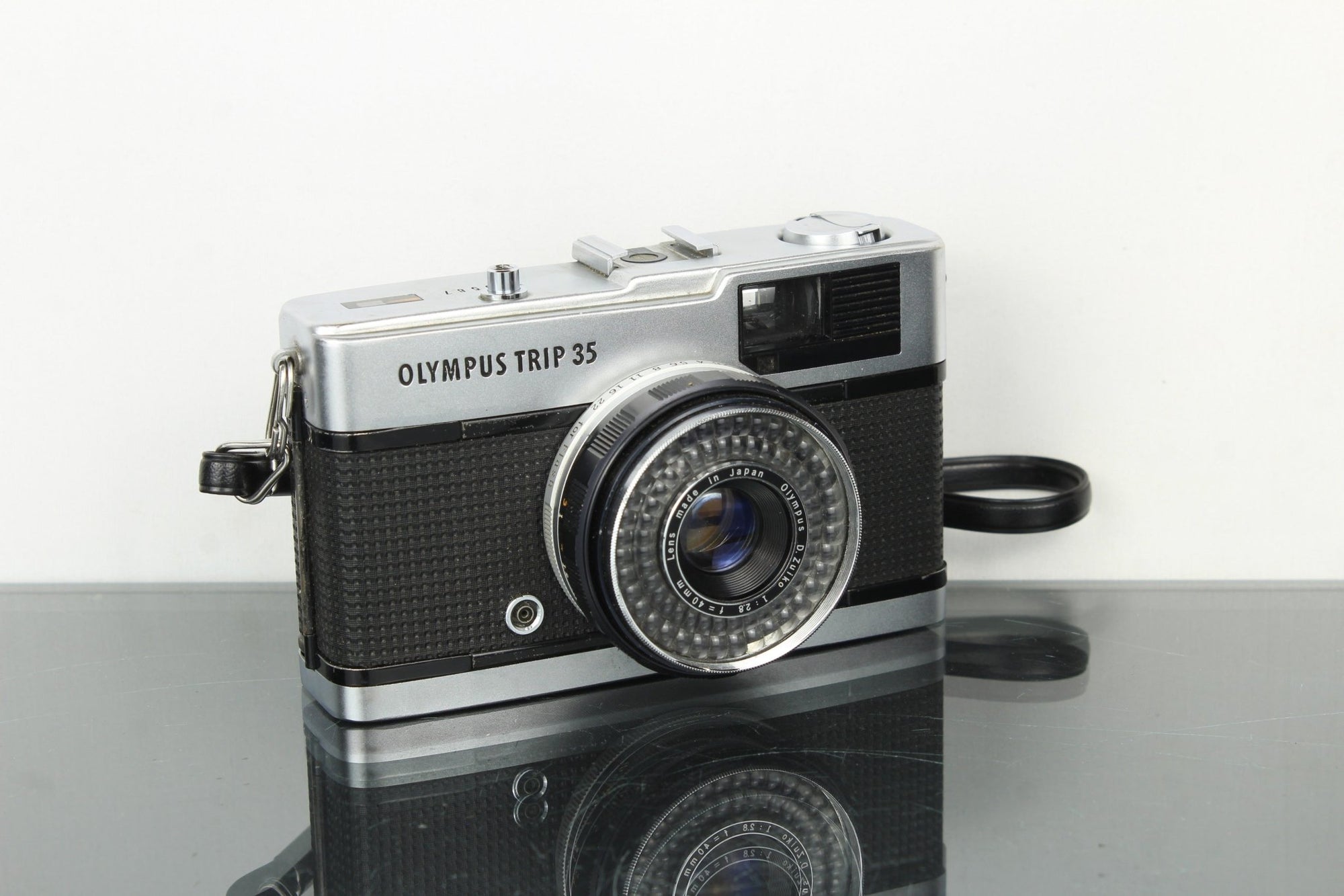 Olympus Trip 35 - Dutch|Thrift