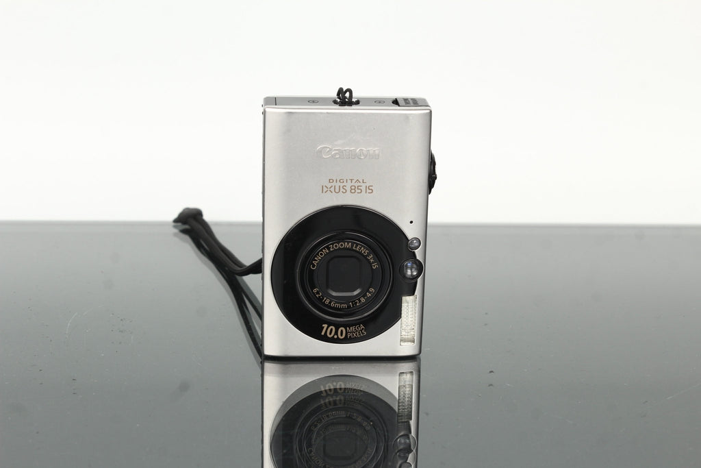 Olympus Trip 35 - Dutch|Thrift