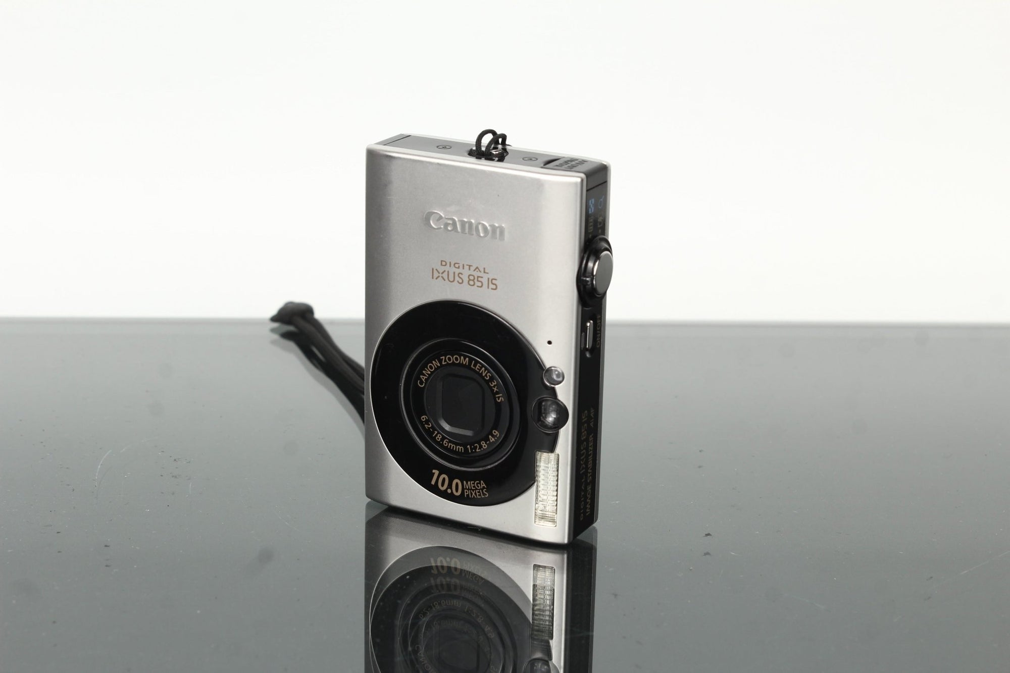 Olympus Trip 35 - Dutch|Thrift