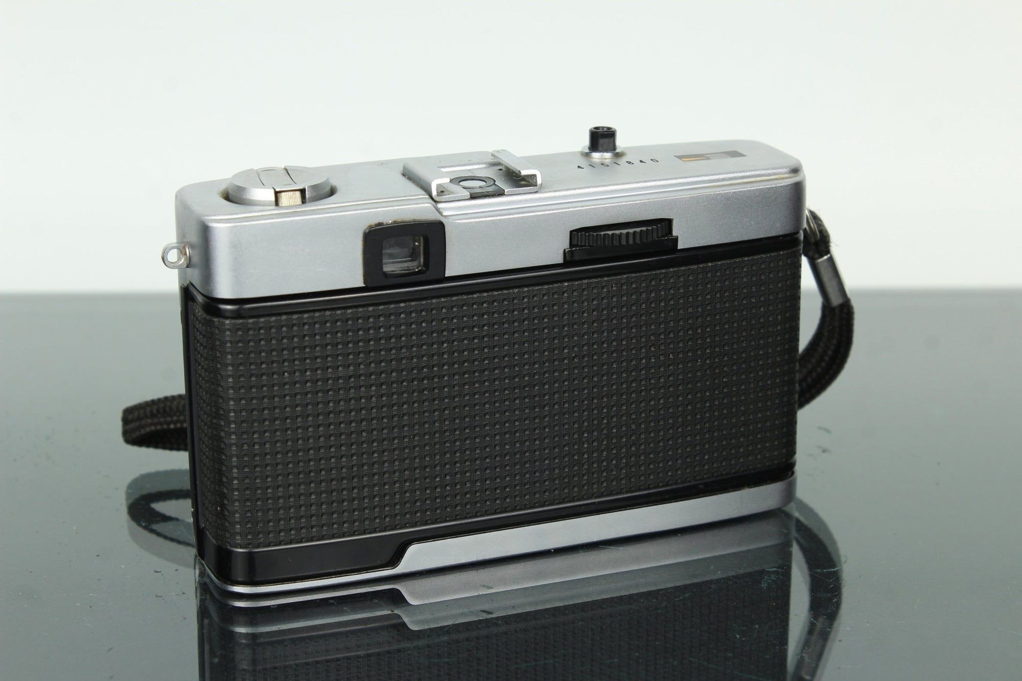 Olympus Trip 35 - Dutch|Thrift