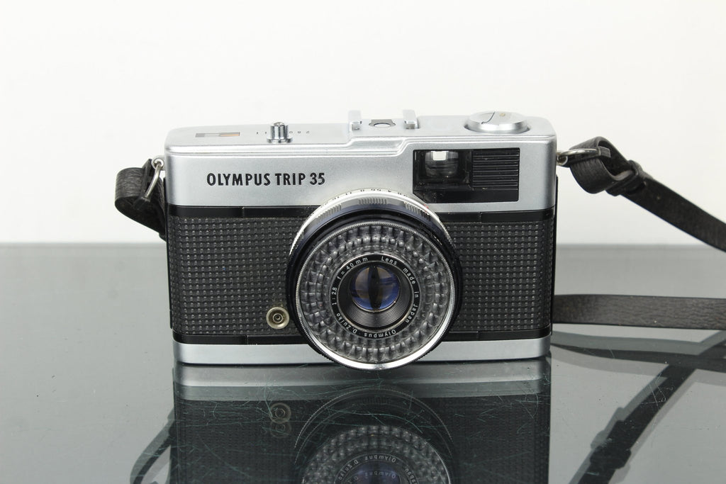 Olympus Trip 35 - Dutch|Thrift