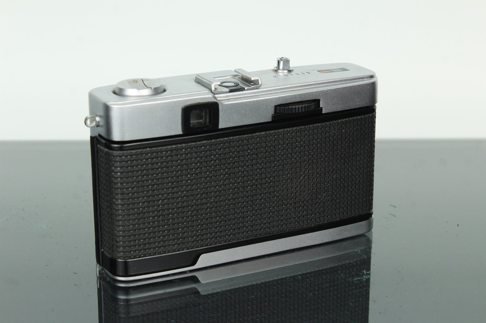 Olympus Trip 35 - Dutch|Thrift