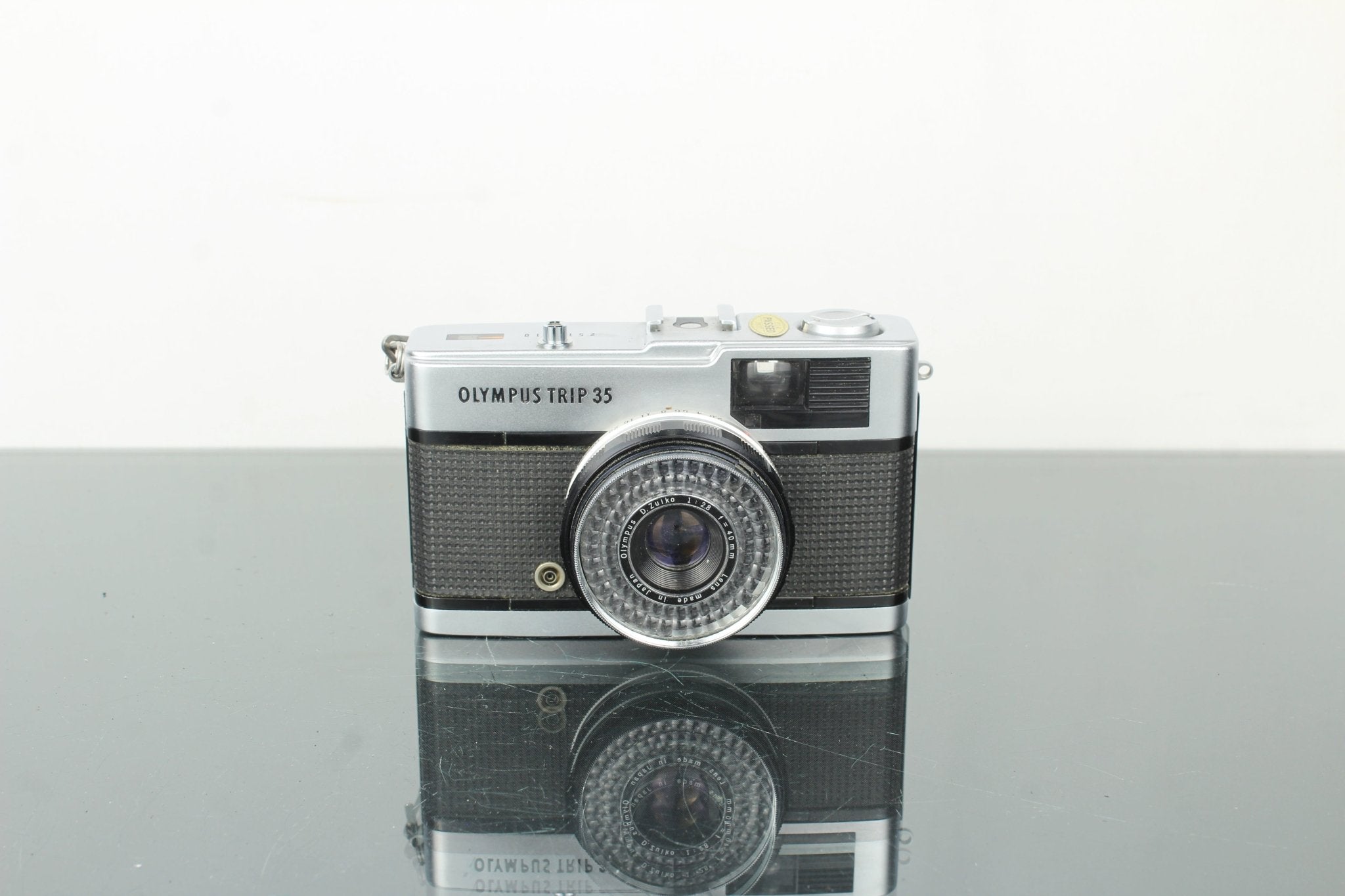 Olympus Trip 35 – Dutch|Thrift