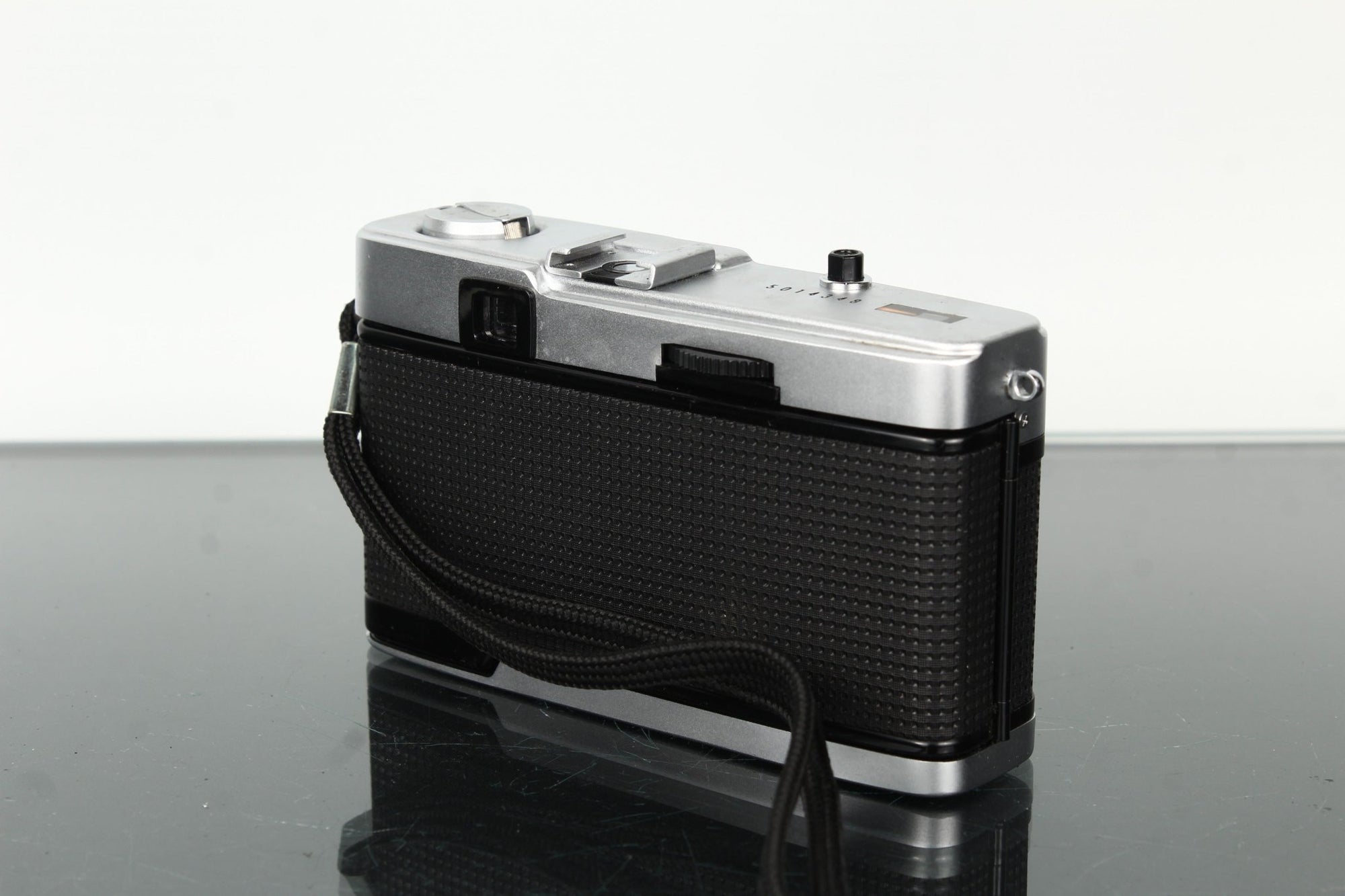 Olympus Trip 35 - Dutch|Thrift