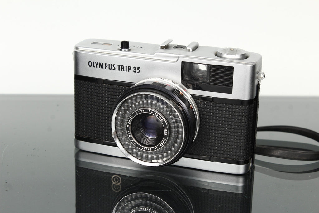 Olympus Trip 35 - Dutch|Thrift