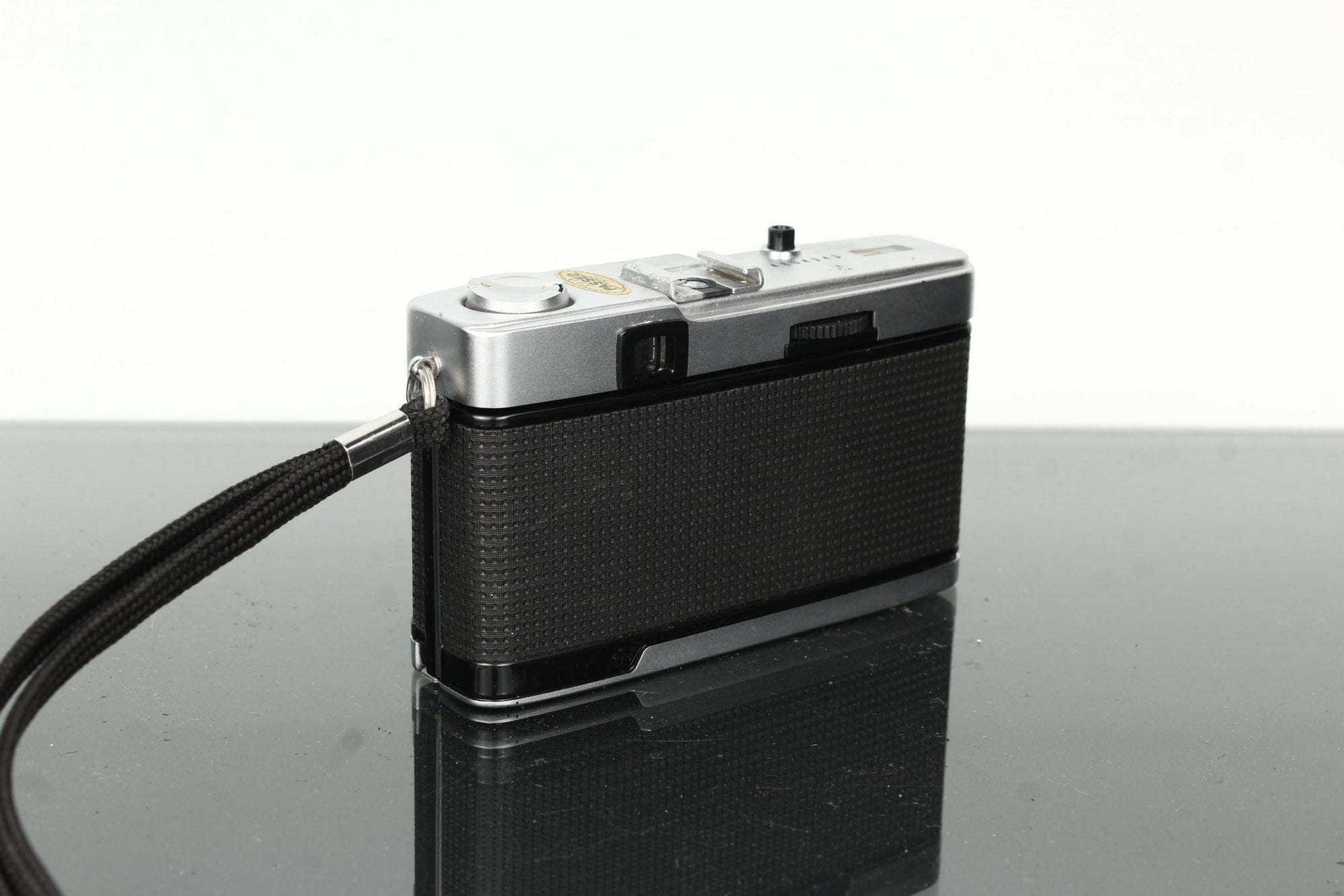 Olympus Trip 35 - Dutch|Thrift