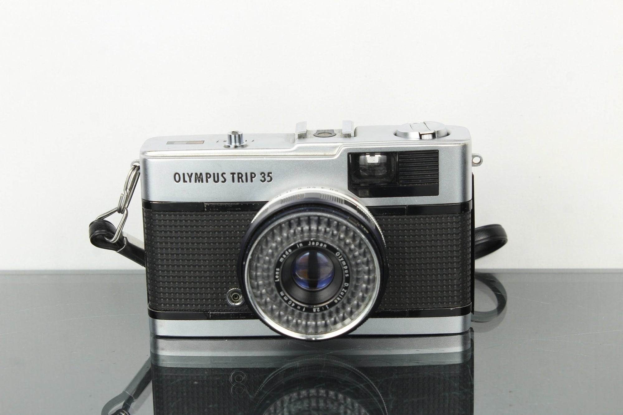 Olympus Trip 35 - Dutch|Thrift