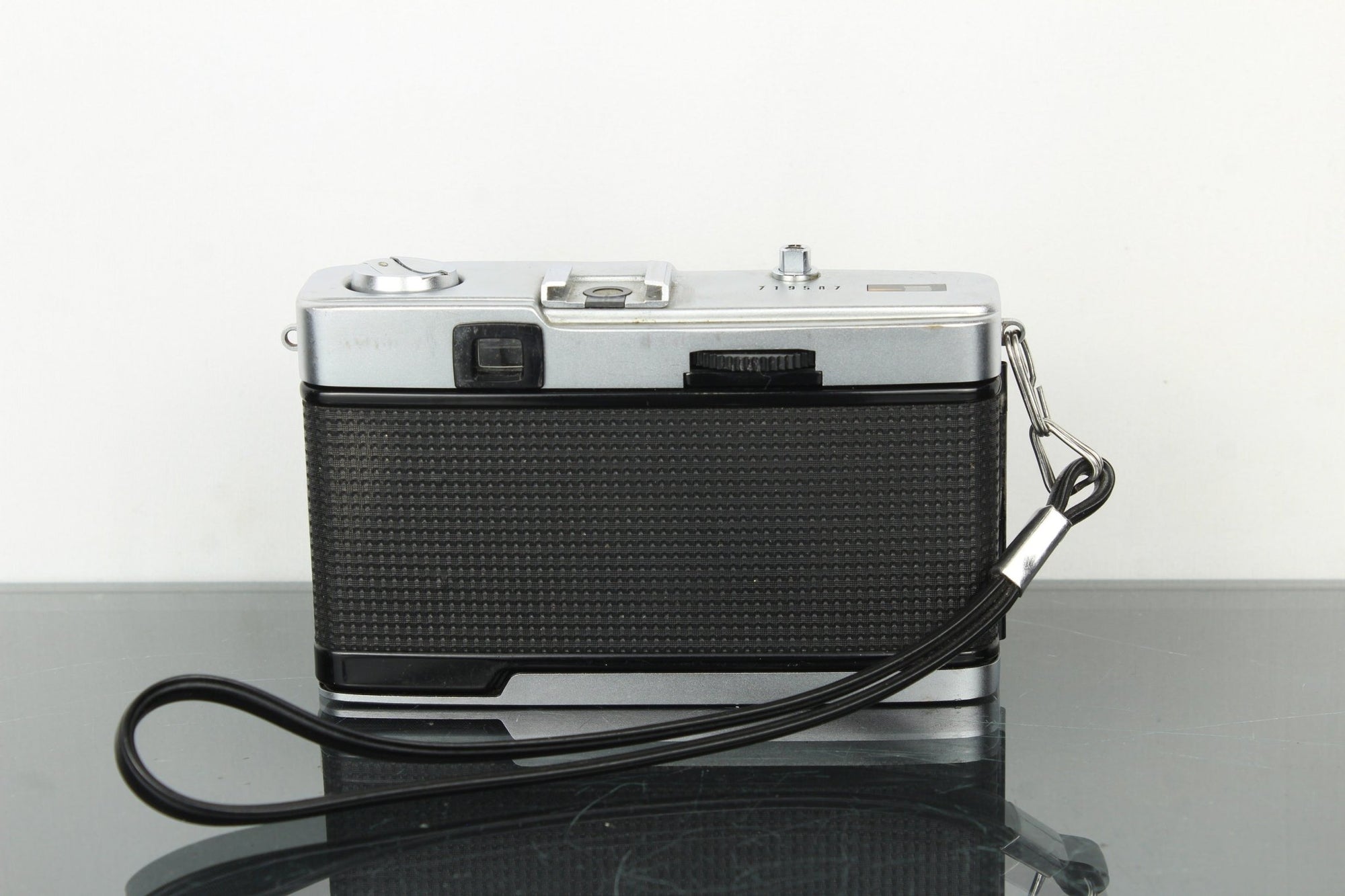 Olympus Trip 35 - Dutch|Thrift