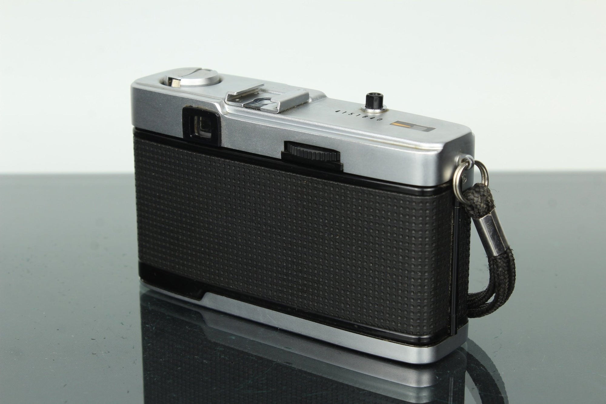 Olympus Trip 35 - Dutch|Thrift