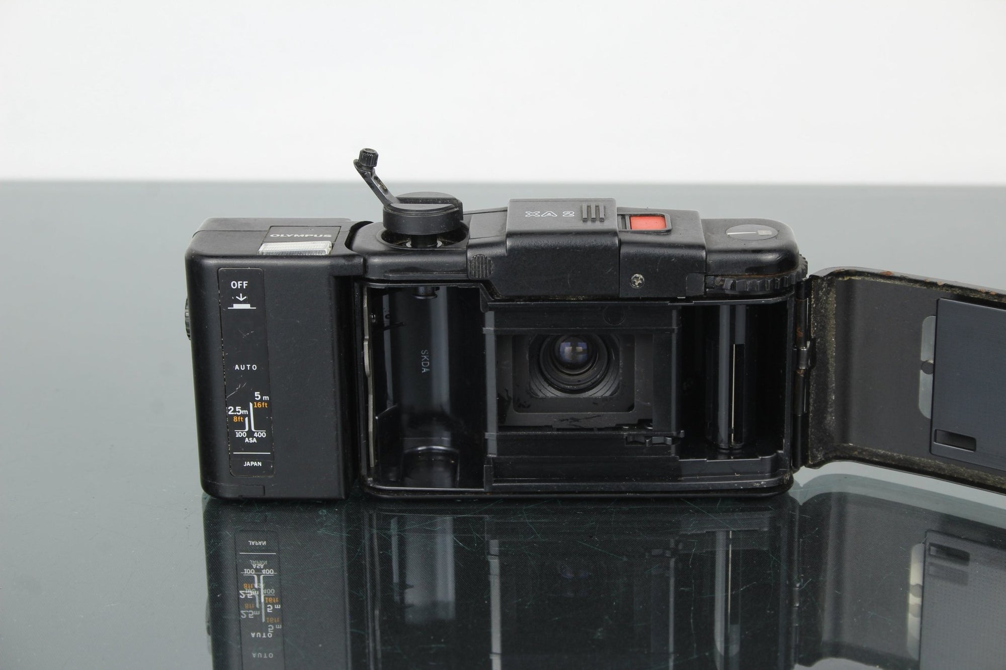 Olympus XA 2 + A11 Flash - Dutch|Thrift