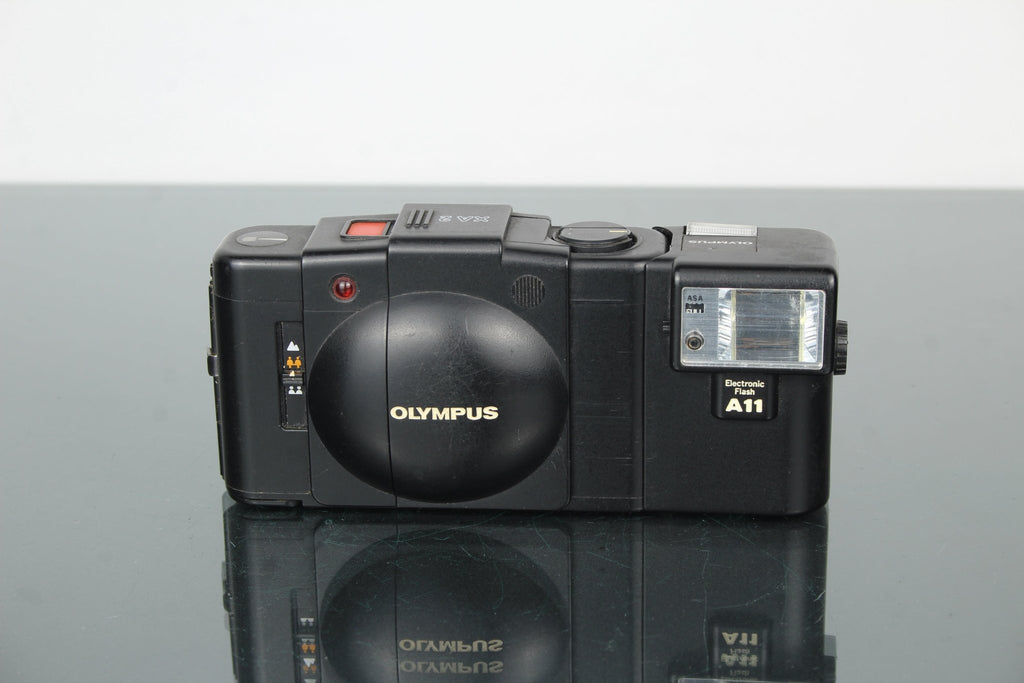 Olympus XA 2 + A11 Flash - Dutch|Thrift