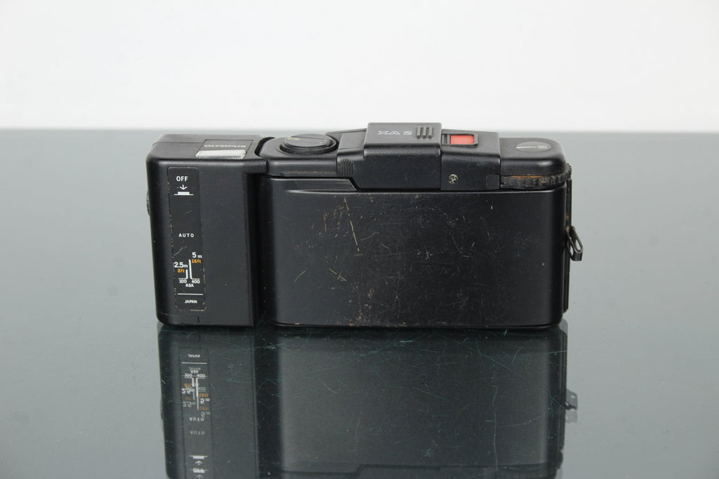 Olympus XA 2 + A11 Flash - Dutch|Thrift