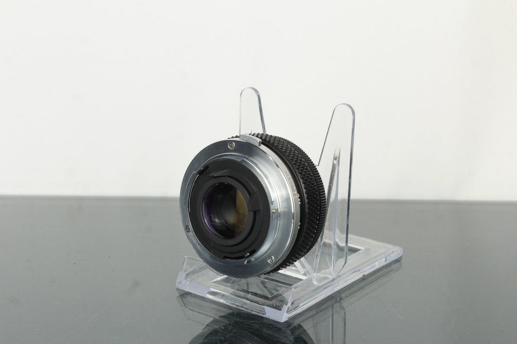 Olympus Zuiko Auto - S MC 50mm f/1.8 - Dutch|Thrift