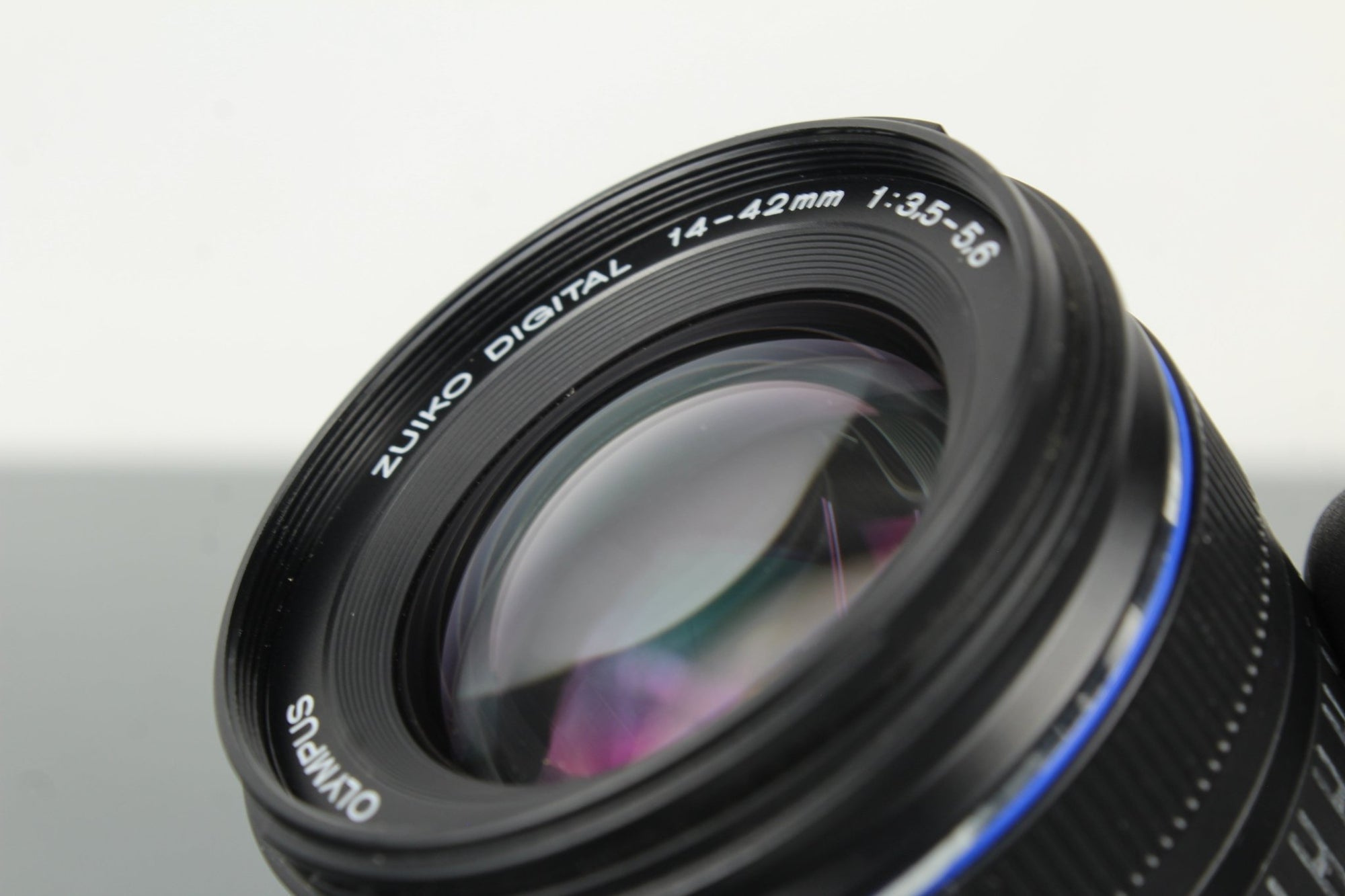 Olympus Zuiko Digital 14 - 42mm 1:3.5 - 5.6 MFT Mount - Dutch|Thrift