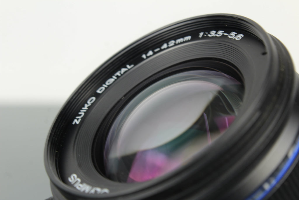 Olympus Zuiko Digital 14 - 42mm 1:3.5 - 5.6 MFT Mount - Dutch|Thrift