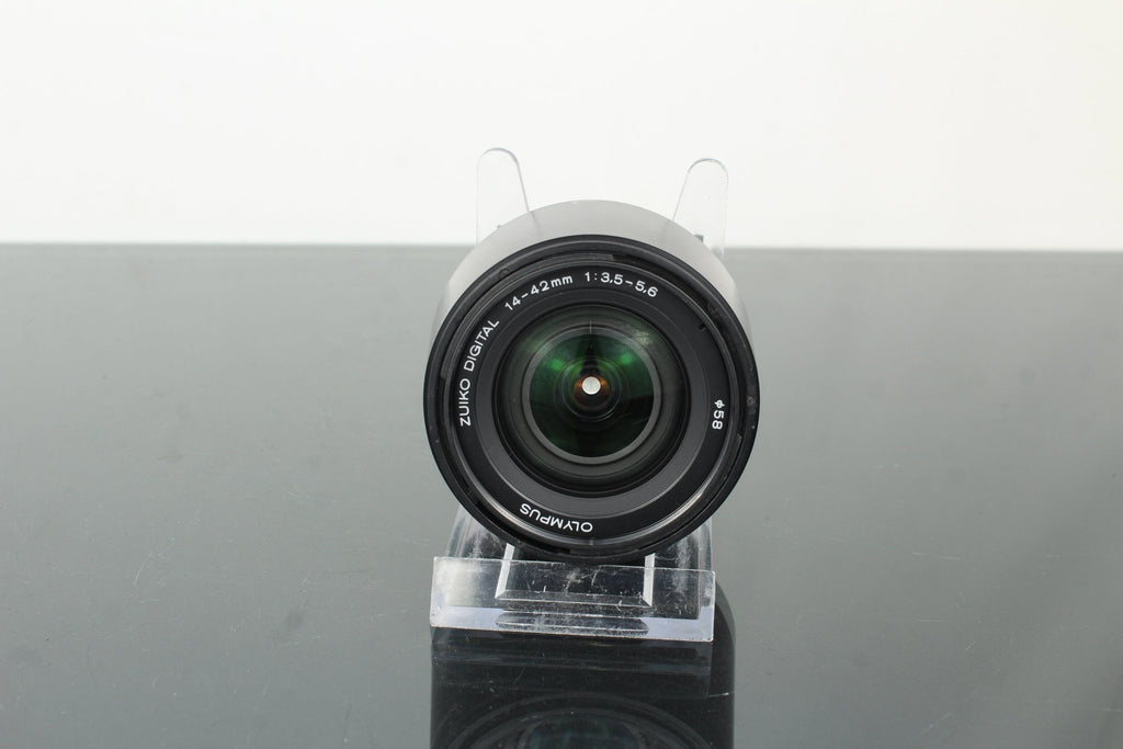 Olympus Zuiko Digital 14 - 42mm f/3.5 - 5.6 - Dutch|Thrift