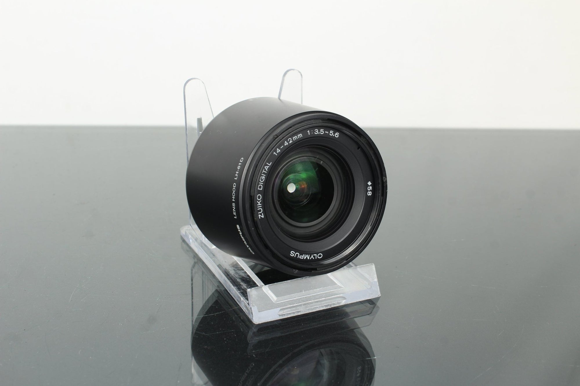 Olympus Zuiko Digital 14 - 42mm f/3.5 - 5.6 - Dutch|Thrift