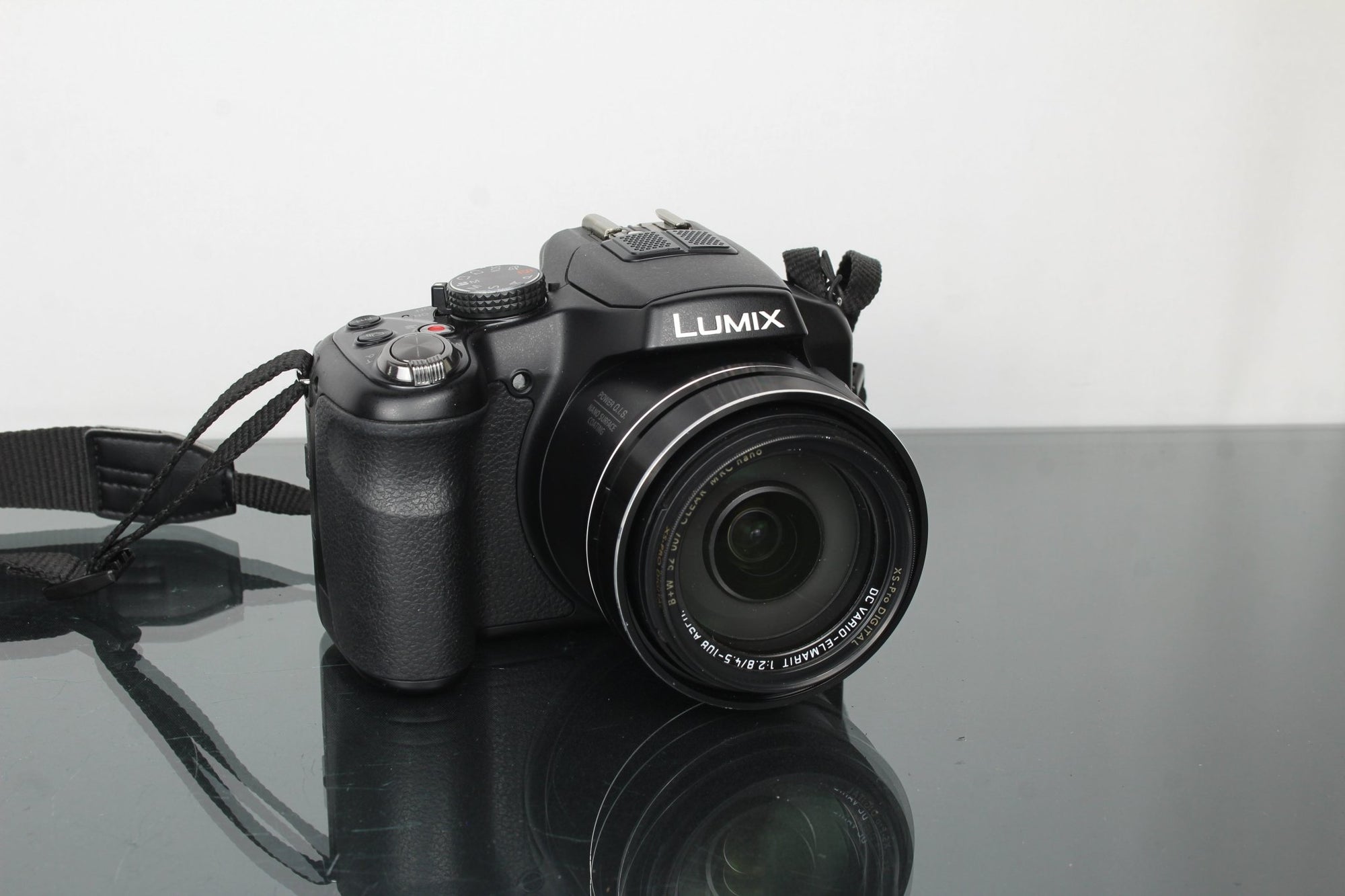 Panasonic Lumix DMC - FZ200 - Dutch|Thrift