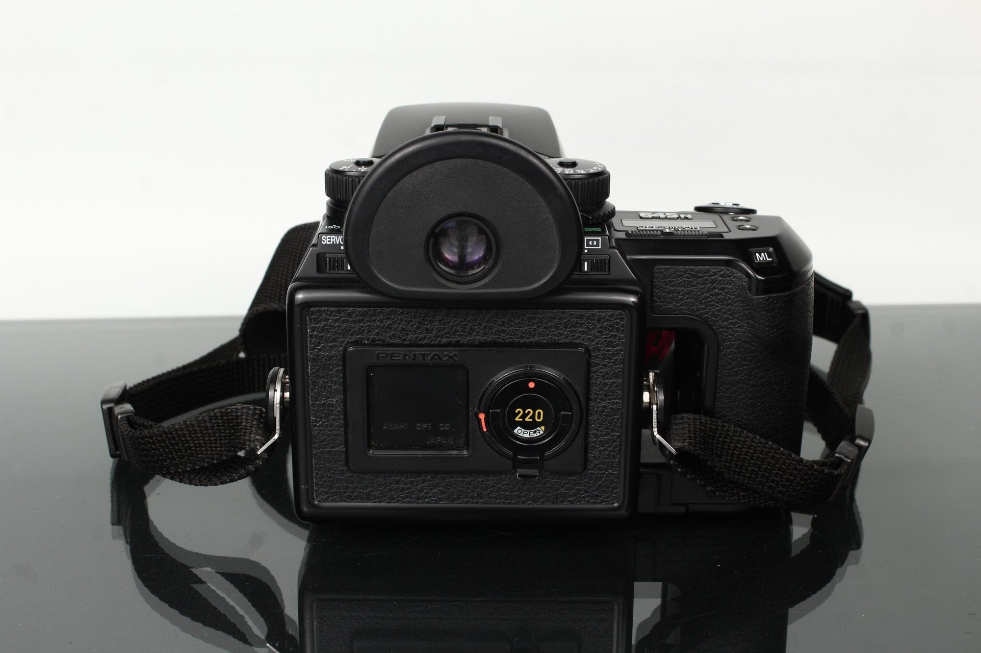 Pentax 645N Kit + FA 45 - 85mm + FA 80 - 160mm - Dutch|Thrift