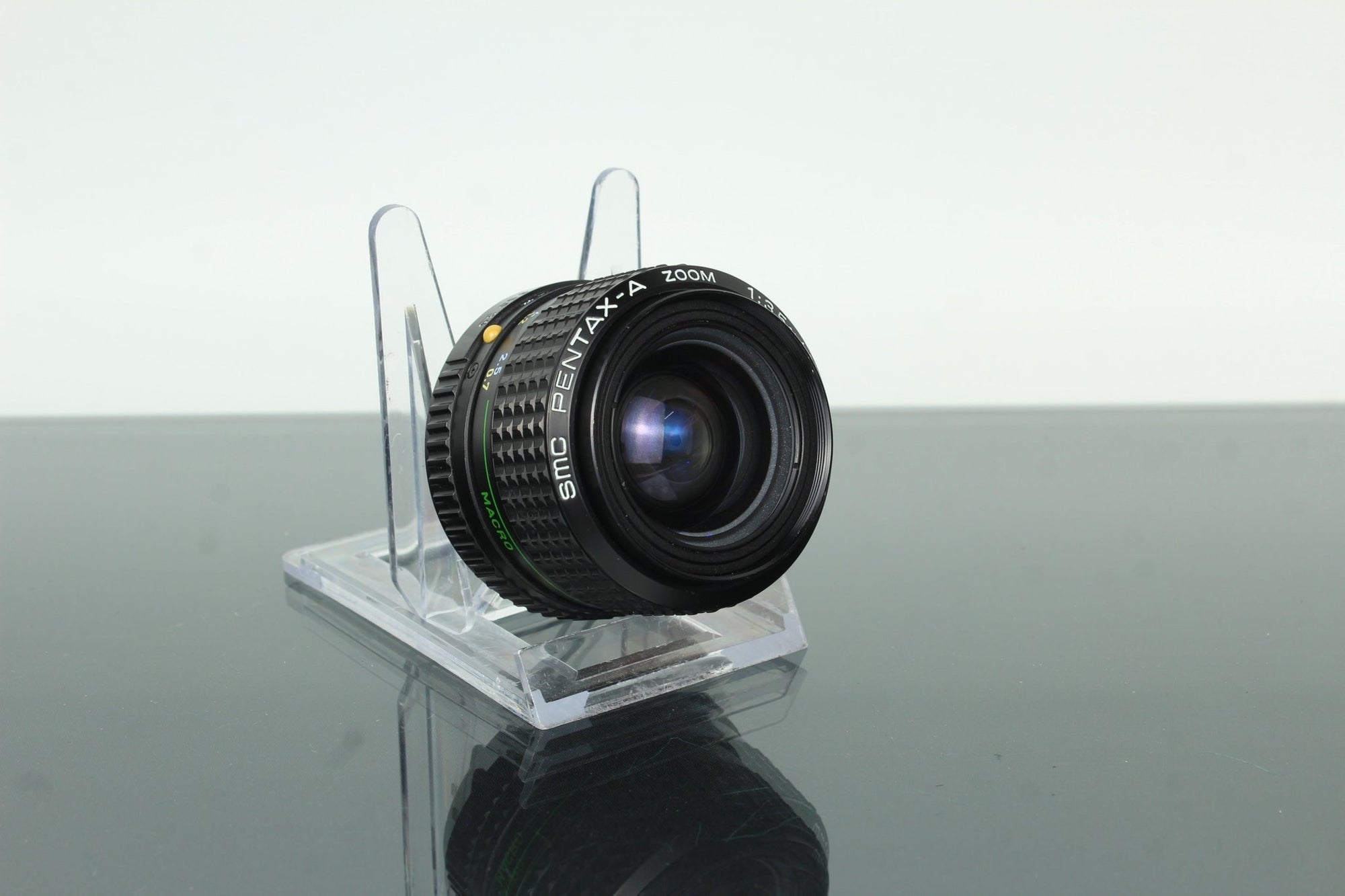 Pentax - A Zoom 35 - 70mm f/3.5 - 4.5 - Dutch|Thrift