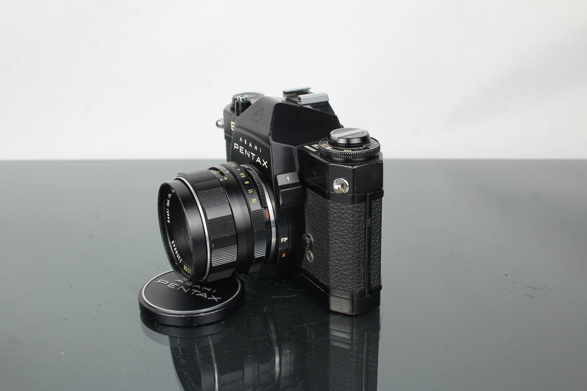 Pentax Asahi ES + Takumar 55mm f/2 M42 lens – Dutch|Thrift