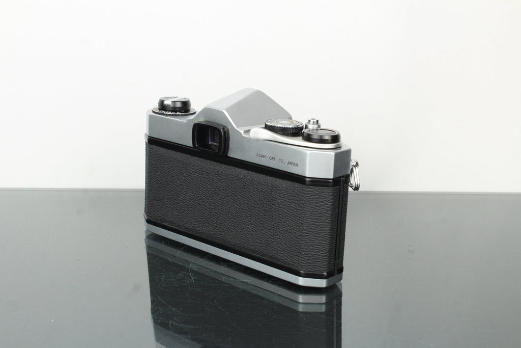 Pentax Asahi SP 1000 + SMC Takumar 55mm f/2 - Dutch|Thrift