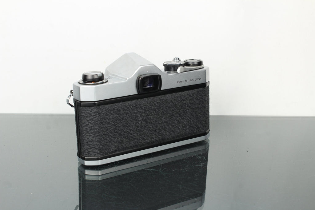 Pentax Asahi SP 1000 + SMC Takumar 55mm f/2 - Dutch|Thrift