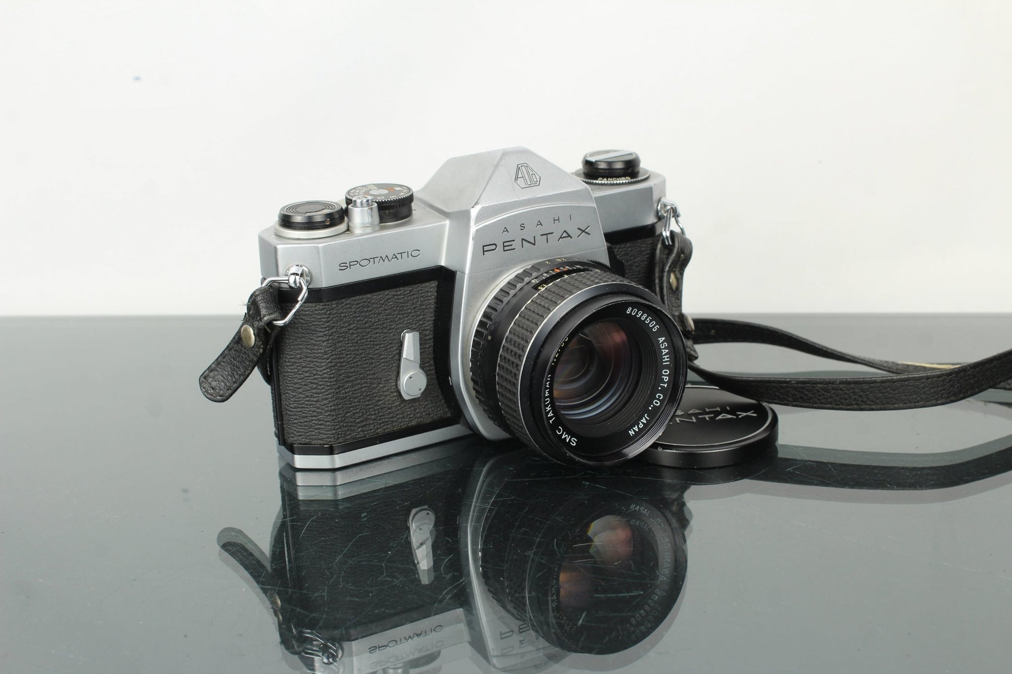 Pentax Asahi Spotmatic + 55mm f/2 Asahi Takumar M42 lens - Dutch|Thrift