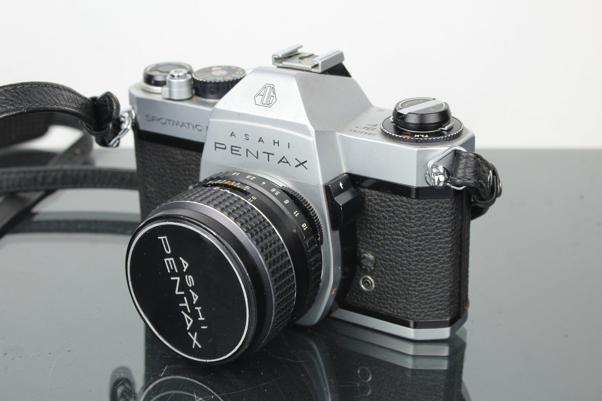 Pentax Asahi Spotmatic F + SMC Takumar 55mm f/1.8 M42 lens - Dutch|Thrift