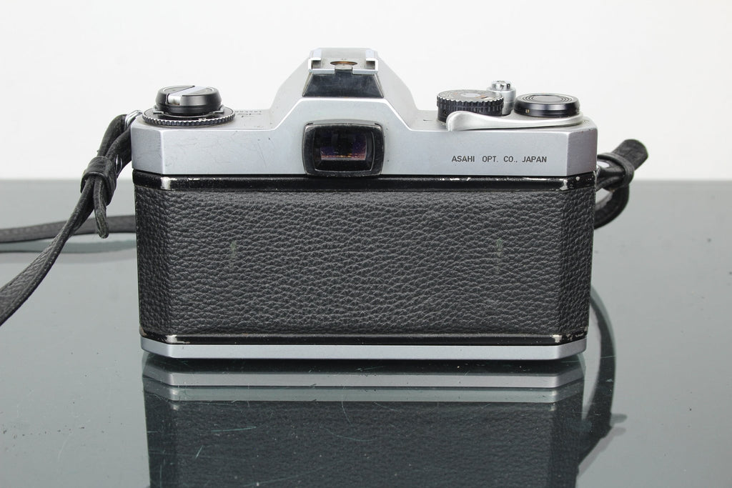 Pentax Asahi Spotmatic F + SMC Takumar 55mm f/1.8 M42 lens - Dutch|Thrift