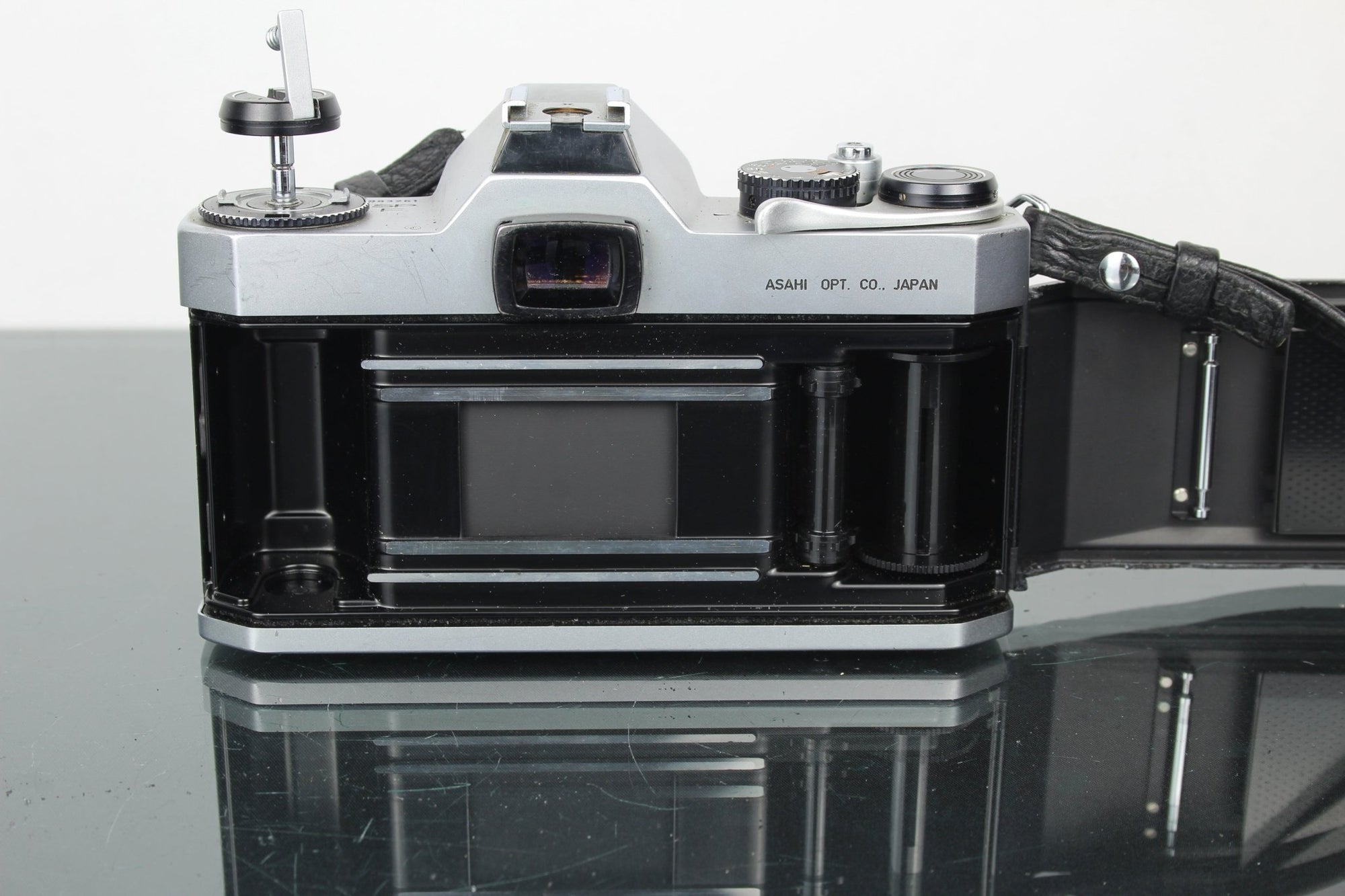 Pentax Asahi Spotmatic F + SMC Takumar 55mm f/1.8 M42 lens - Dutch|Thrift