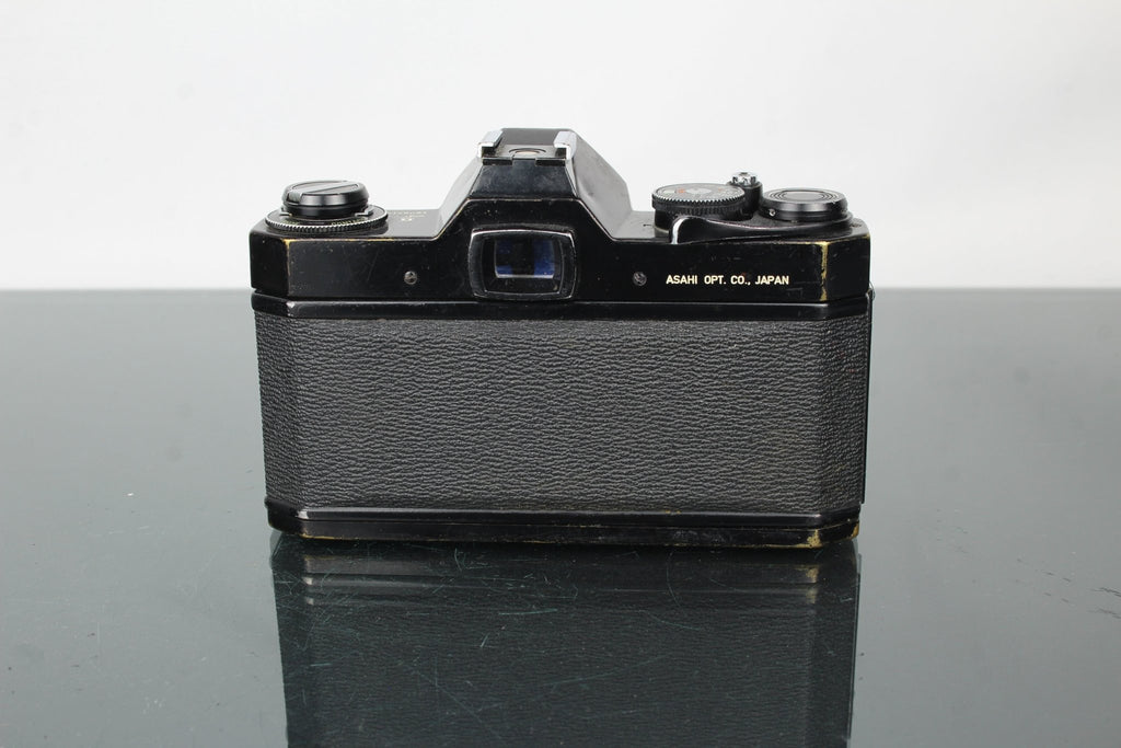 Pentax Asahi Spotmatic SP II + 55mm f/1.8 Takumar lens (M42 mount) - Dutch|Thrift