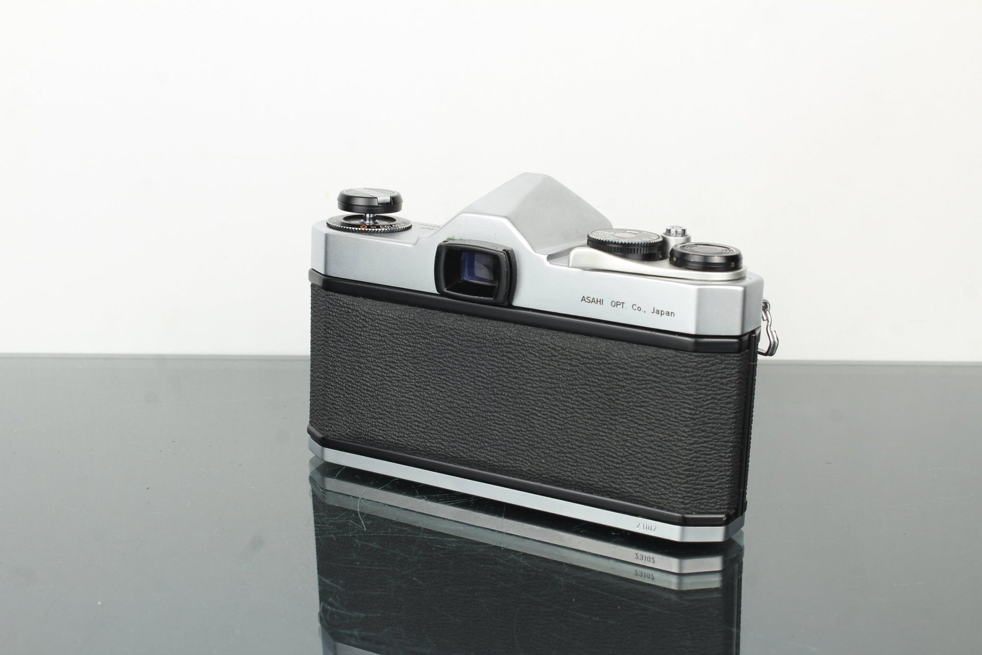 Pentax Asahi Spotmatic SP + Super Takumar 55mm f/2 - Dutch|Thrift