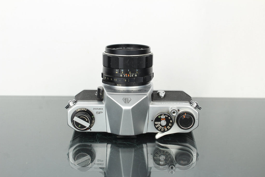 Pentax Asahi Spotmatic SP + Super Takumar 55mm f/2 - Dutch|Thrift