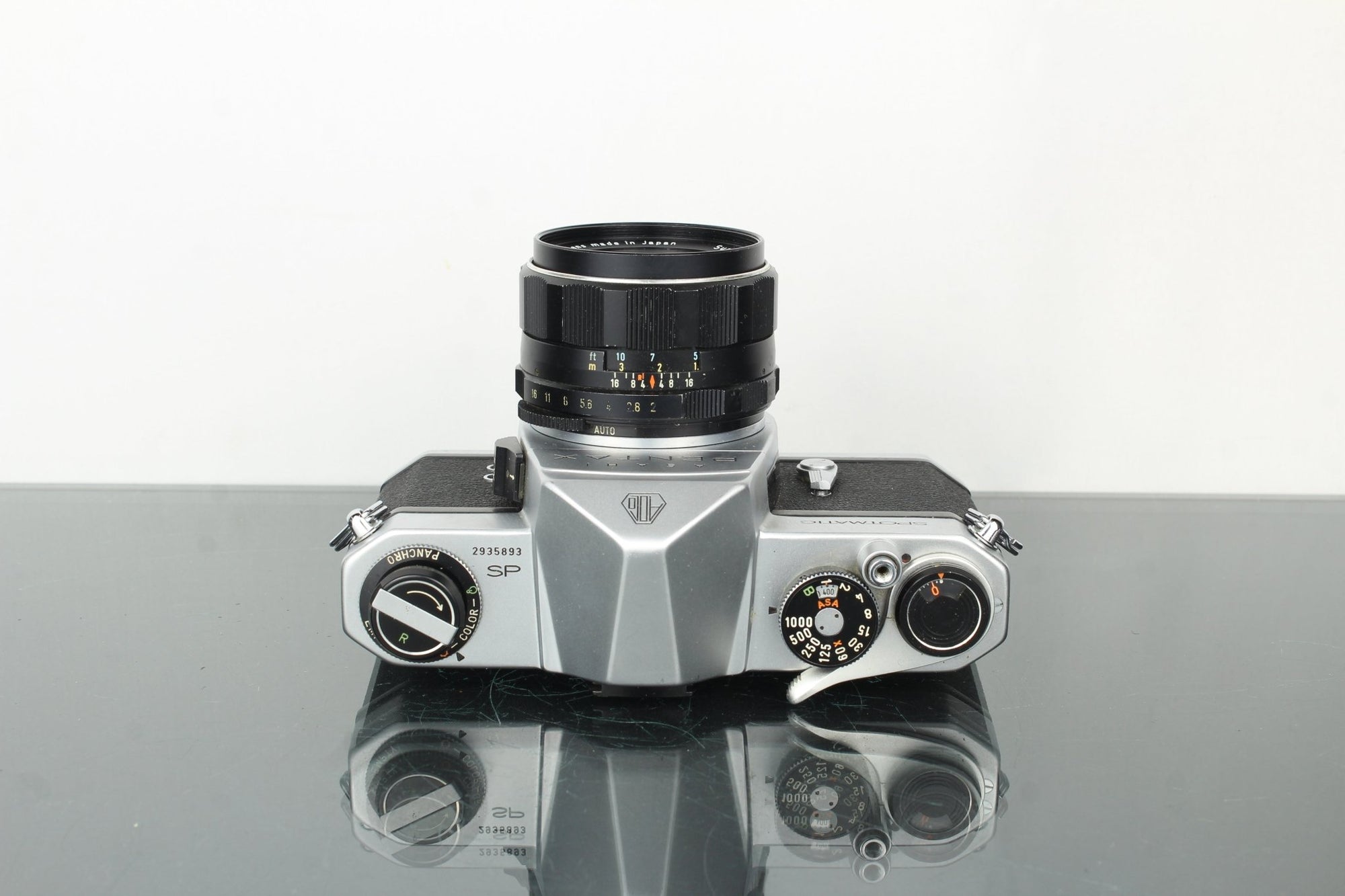 Pentax Asahi Spotmatic SP + Super Takumar 55mm f/2 - Dutch|Thrift