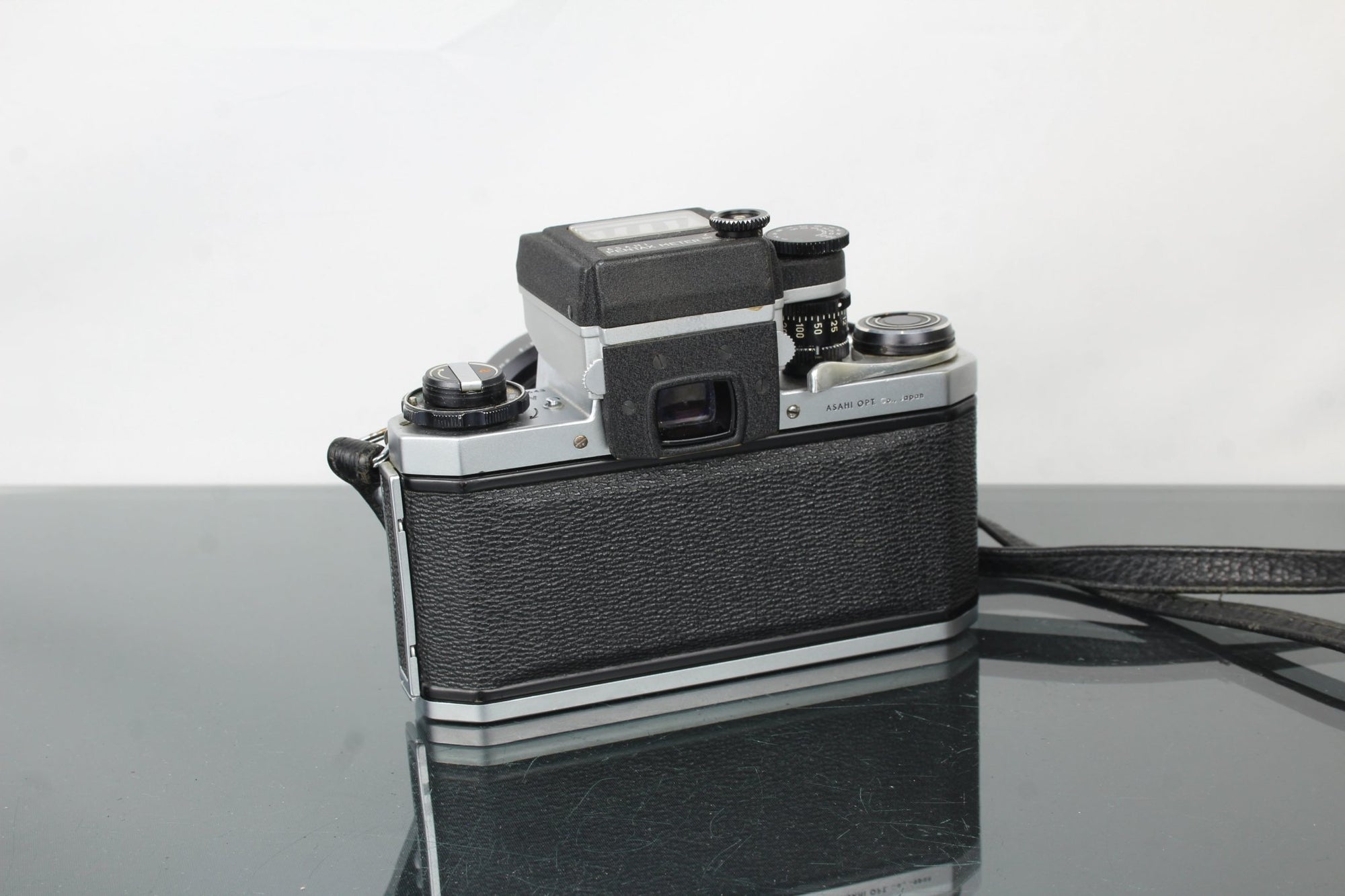 Pentax Asahi SV + 55mm 1.8 Takumar lens & Lightmeter - Dutch|Thrift