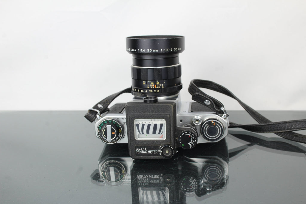 Pentax Asahi SV + 55mm 1.8 Takumar lens & Lightmeter - Dutch|Thrift