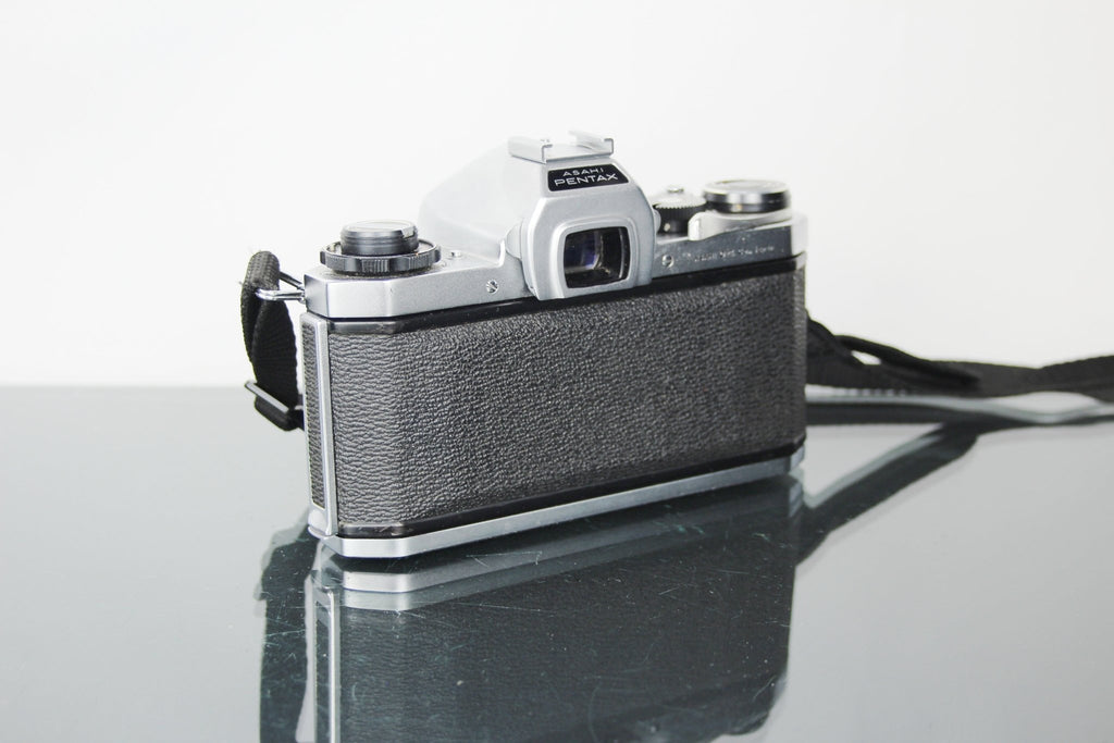 Pentax Asahi SV + Asahi Super Takumar 55mm f/2 M42 lens - Dutch|Thrift