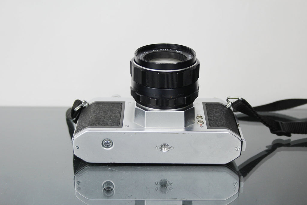 Pentax Asahi SV + Asahi Super Takumar 55mm f/2 M42 lens - Dutch|Thrift