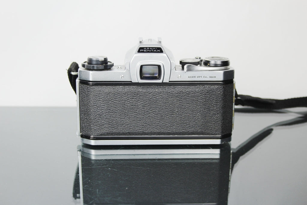 Pentax Asahi SV + Asahi Super Takumar 55mm f/2 M42 lens - Dutch|Thrift