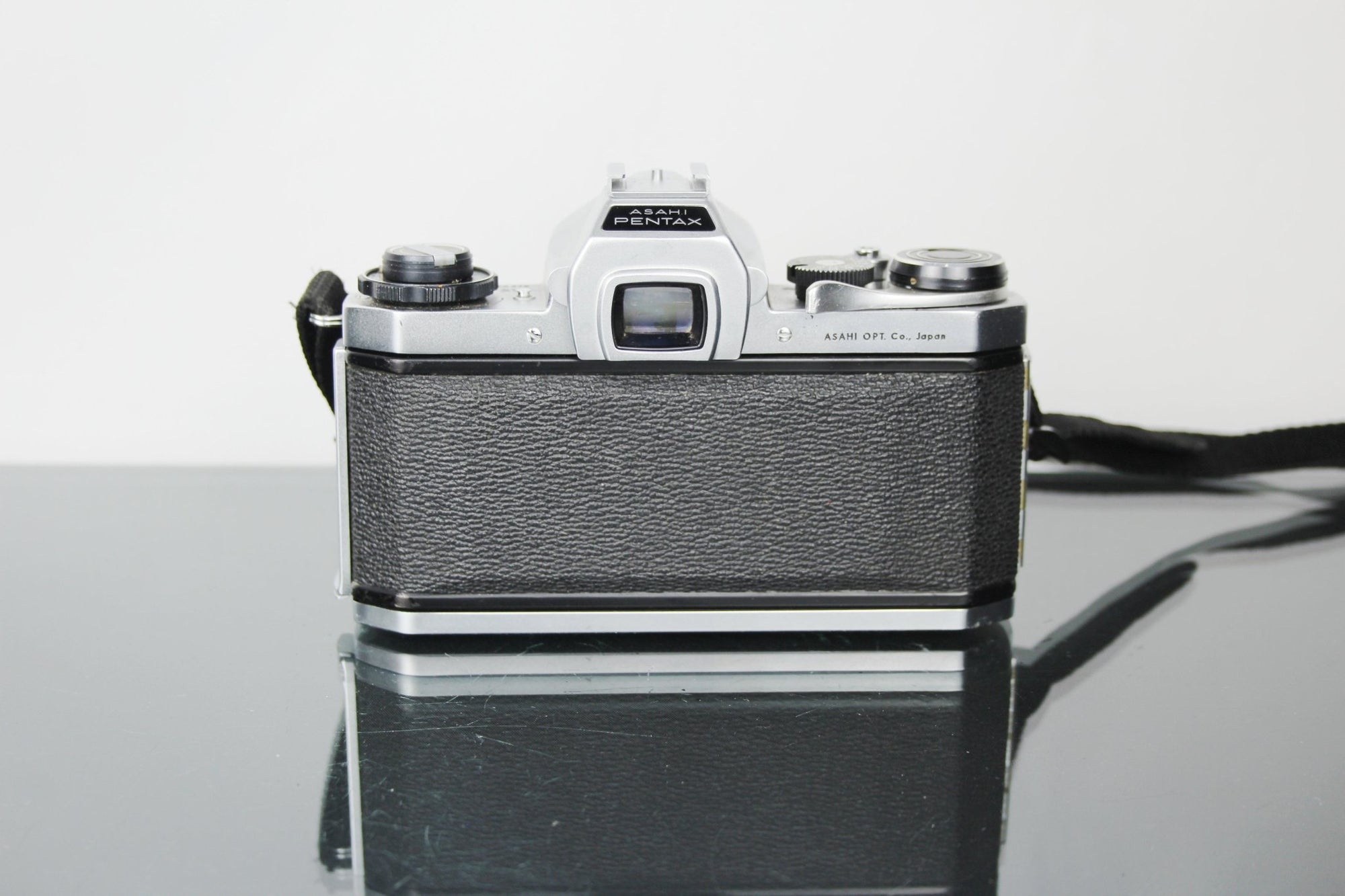 Pentax Asahi SV + Asahi Super Takumar 55mm f/2 M42 lens - Dutch|Thrift