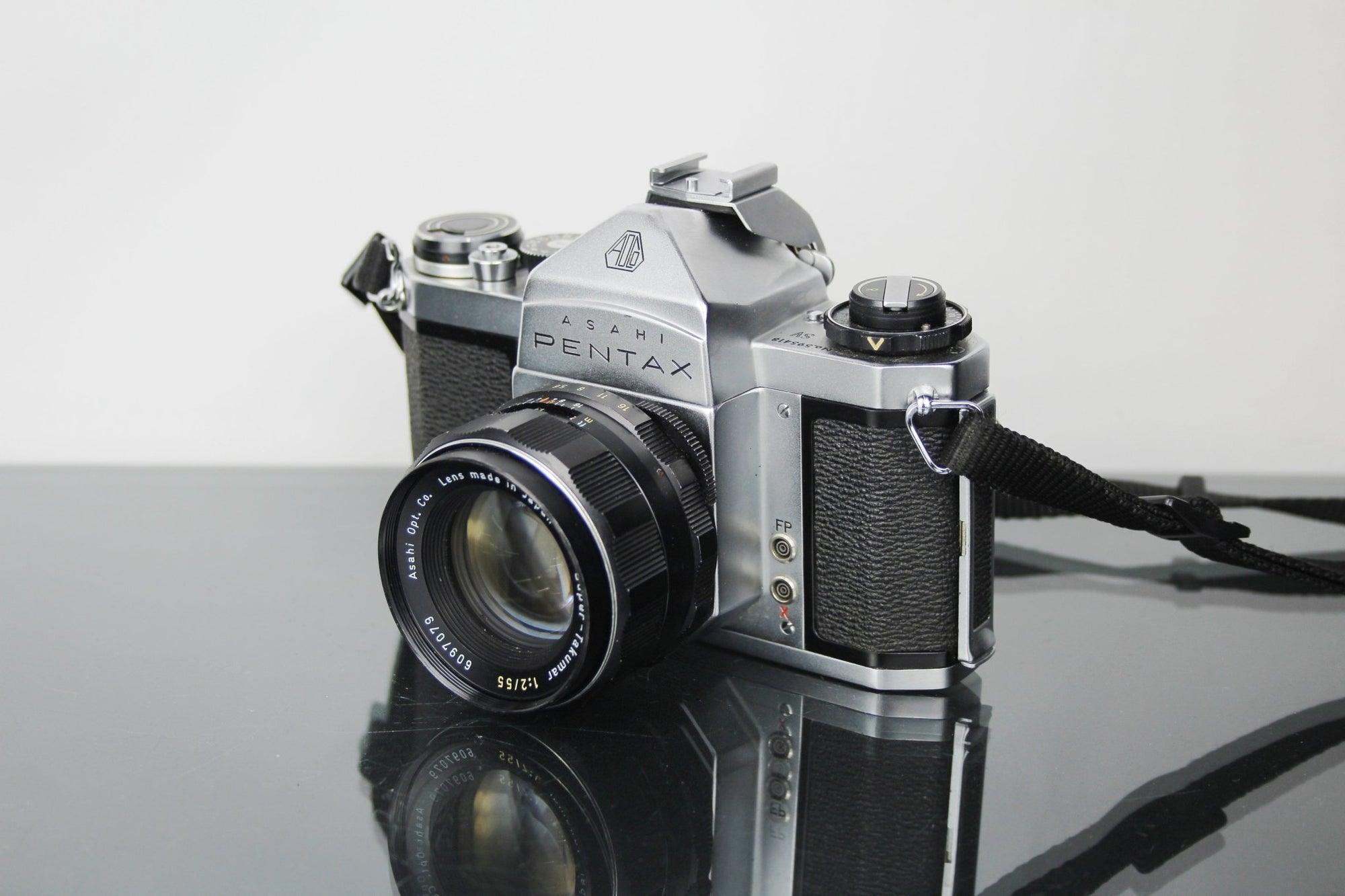 Pentax Asahi SV + Asahi Super Takumar 55mm f/2 M42 lens - Dutch|Thrift