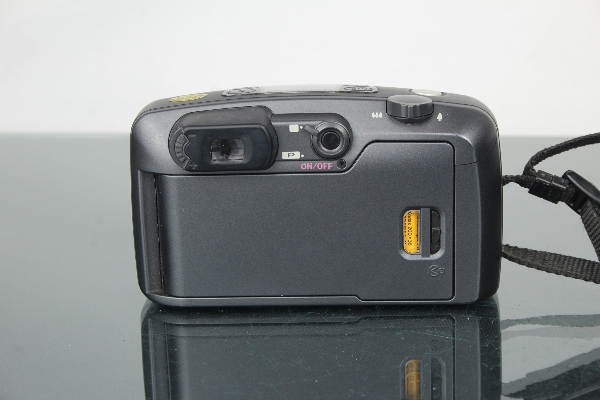 Pentax Espio 140 – Dutch|Thrift