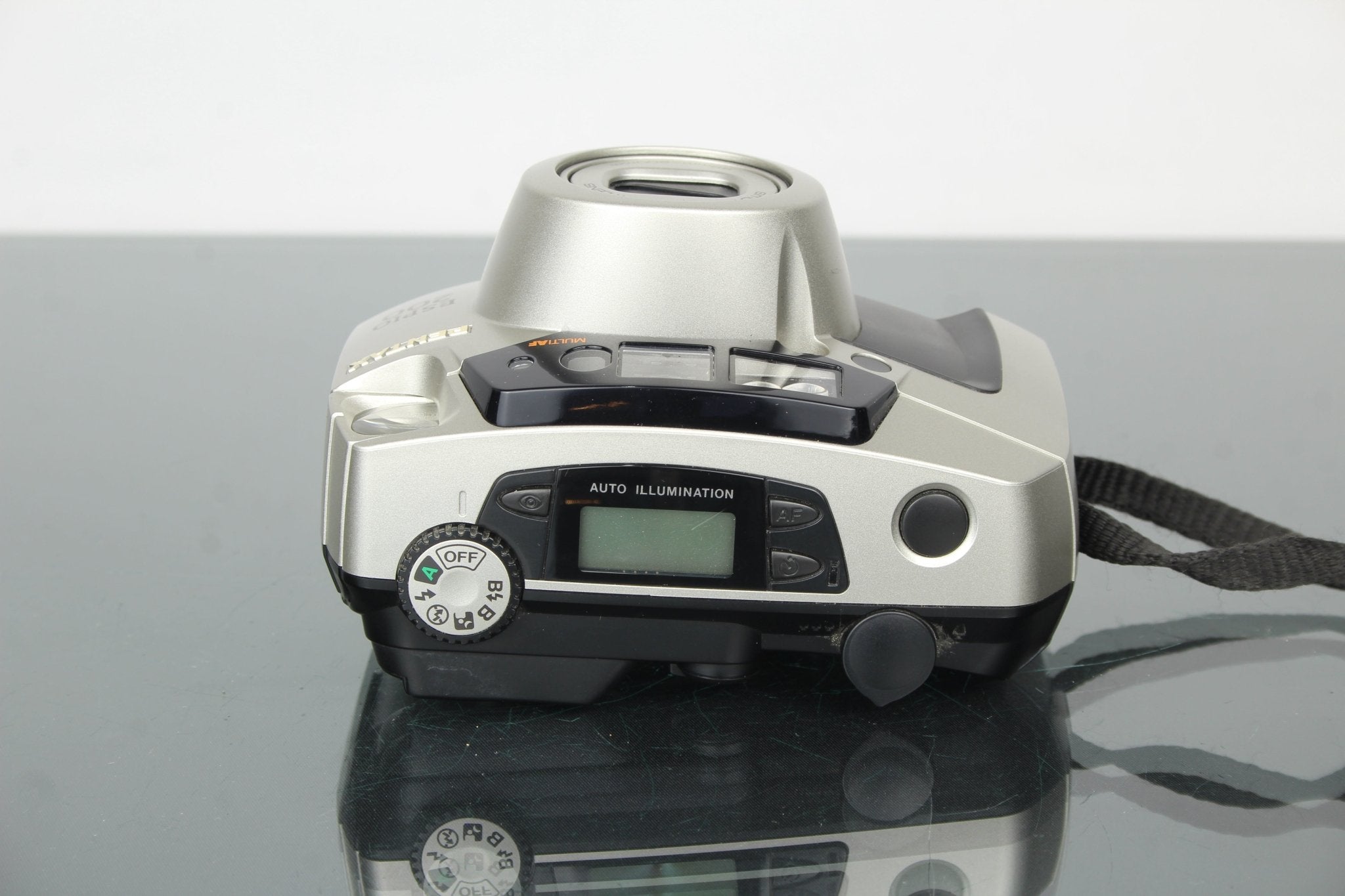 Pentax Espio 140 – Dutch|Thrift