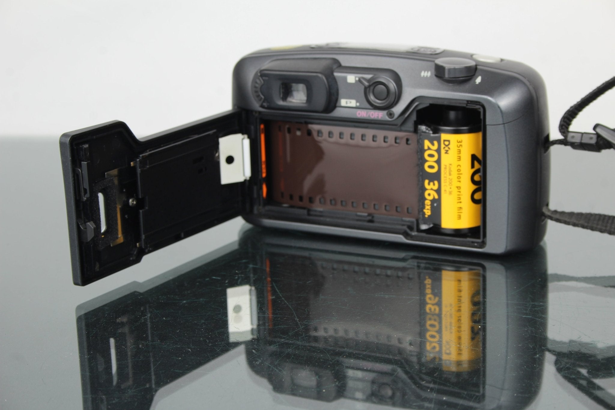 Pentax Espio 140 – Dutch|Thrift